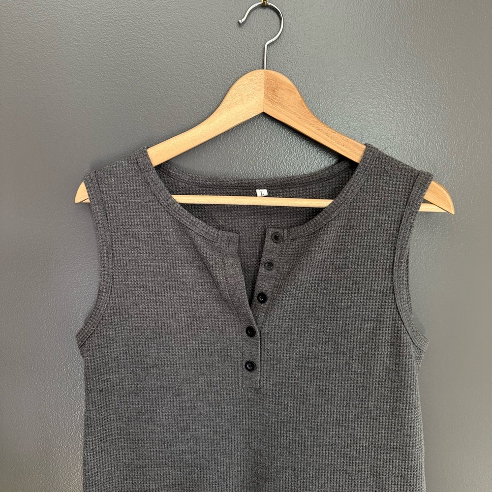 Women Thermal Button Sleeveless Gray Tank Muscle Top Size Large - Picture 4 of 4
